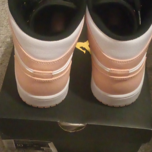 Men's size 10 Artic Orange Retro Jordan 1s - Picture 7 of 7